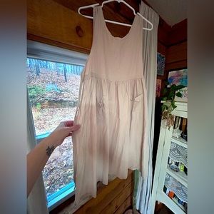 Linen feel apron / smock. Slips over head and front & back tie together. S/M